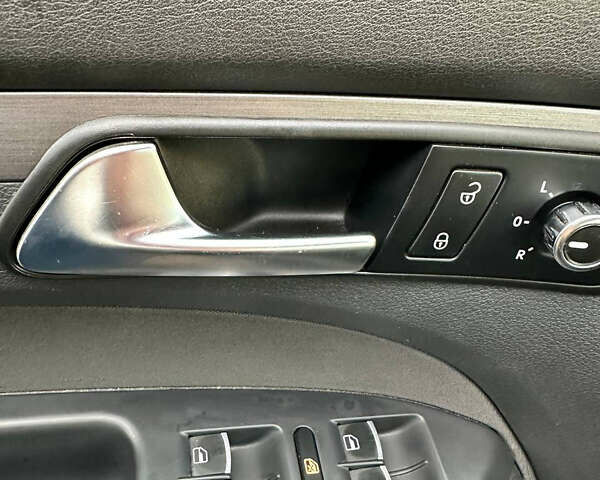 Черный Фольксваген Туран, объемом двигателя 1.39 л и пробегом 99 тыс. км за 11399 $, фото 11 на Automoto.ua