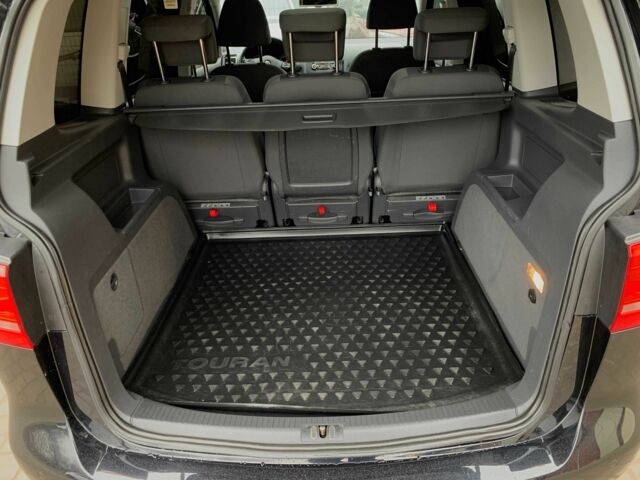 Черный Фольксваген Туран, объемом двигателя 2 л и пробегом 283 тыс. км за 12555 $, фото 14 на Automoto.ua