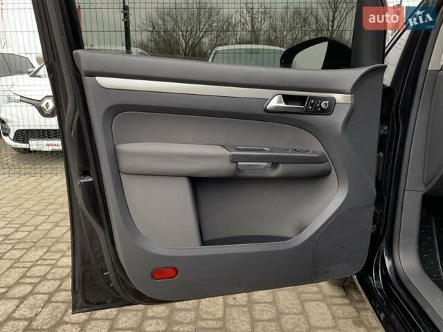 Черный Фольксваген Туран, объемом двигателя 2 л и пробегом 283 тыс. км за 12555 $, фото 22 на Automoto.ua