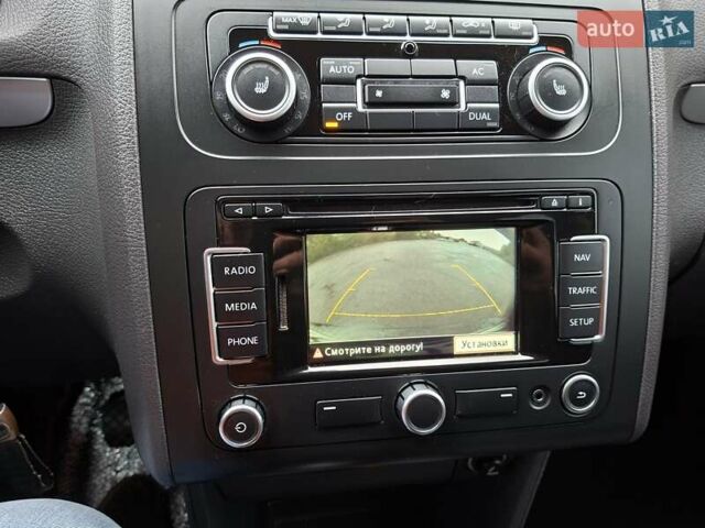 Черный Фольксваген Туран, объемом двигателя 1.6 л и пробегом 275 тыс. км за 9600 $, фото 72 на Automoto.ua