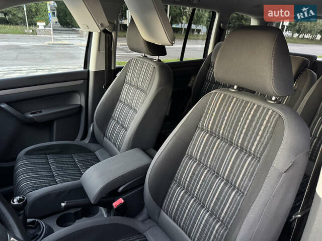 Черный Фольксваген Туран, объемом двигателя 1.4 л и пробегом 174 тыс. км за 9350 $, фото 47 на Automoto.ua