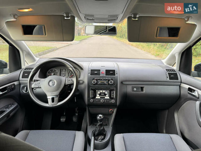 Чорний Фольксваген Туран, об'ємом двигуна 1.6 л та пробігом 185 тис. км за 11650 $, фото 29 на Automoto.ua