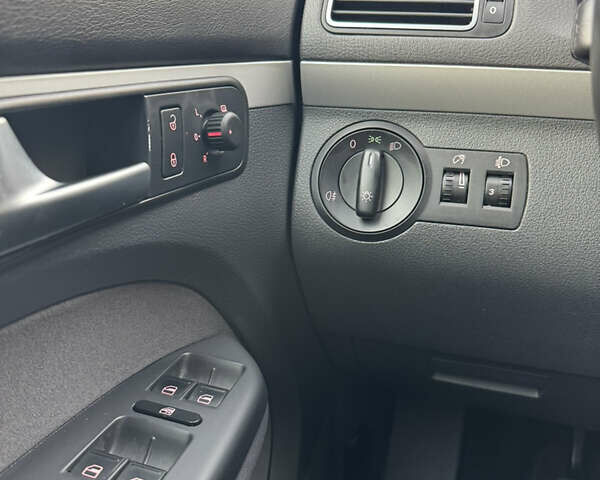 Чорний Фольксваген Туран, об'ємом двигуна 1.6 л та пробігом 185 тис. км за 11650 $, фото 55 на Automoto.ua