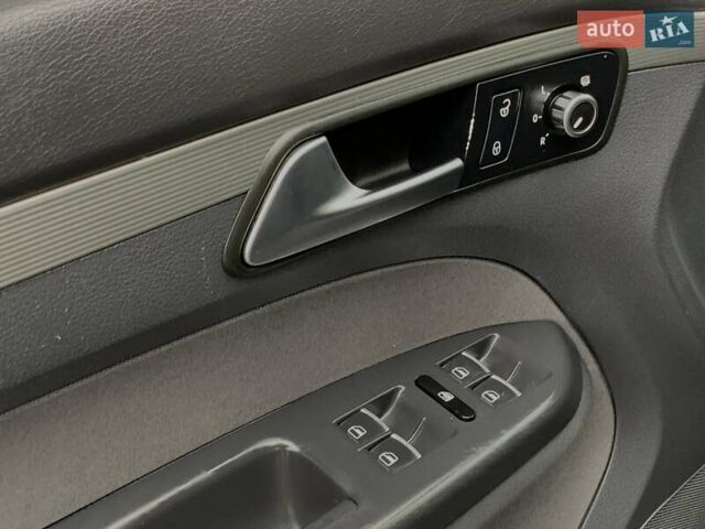 Черный Фольксваген Туран, объемом двигателя 2 л и пробегом 283 тыс. км за 12555 $, фото 38 на Automoto.ua