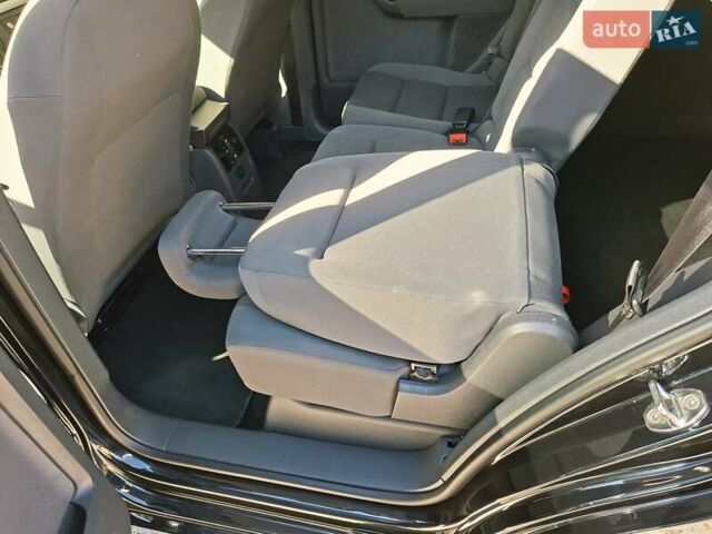 Черный Фольксваген Туран, объемом двигателя 1.6 л и пробегом 275 тыс. км за 9600 $, фото 83 на Automoto.ua