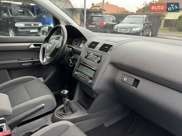 Черный Фольксваген Туран, объемом двигателя 2 л и пробегом 204 тыс. км за 11300 $, фото 20 на Automoto.ua