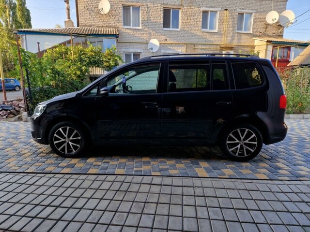 Чорний Фольксваген Туран, об'ємом двигуна 1.6 л та пробігом 273 тис. км за 9999 $, фото 8 на Automoto.ua