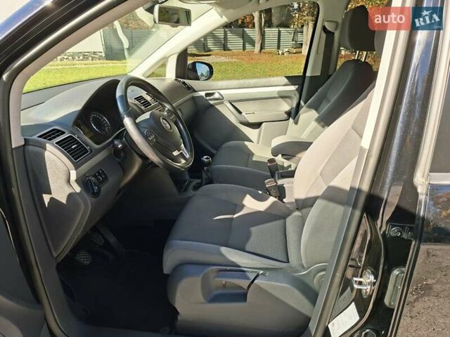 Черный Фольксваген Туран, объемом двигателя 1.6 л и пробегом 275 тыс. км за 9600 $, фото 24 на Automoto.ua