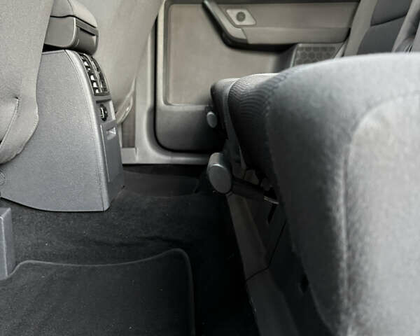 Чорний Фольксваген Туран, об'ємом двигуна 1.6 л та пробігом 185 тис. км за 11650 $, фото 68 на Automoto.ua