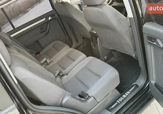 Черный Фольксваген Туран, объемом двигателя 1.6 л и пробегом 256 тыс. км за 8999 $, фото 20 на Automoto.ua