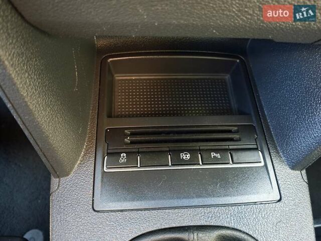 Черный Фольксваген Туран, объемом двигателя 1.6 л и пробегом 275 тыс. км за 9600 $, фото 73 на Automoto.ua