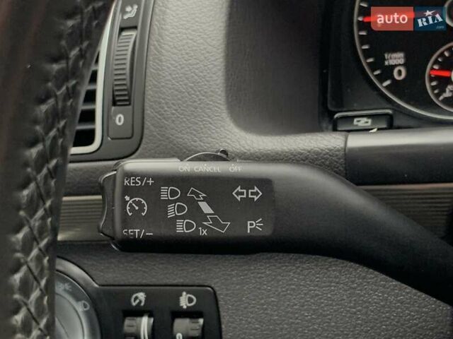 Черный Фольксваген Туран, объемом двигателя 2 л и пробегом 283 тыс. км за 12555 $, фото 43 на Automoto.ua