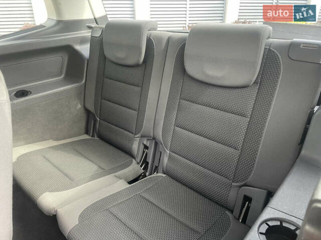 Черный Фольксваген Туран, объемом двигателя 1.39 л и пробегом 236 тыс. км за 8200 $, фото 29 на Automoto.ua