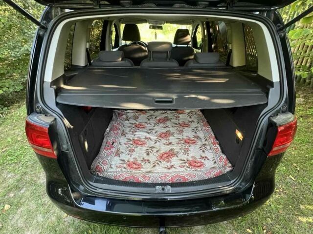 Чорний Фольксваген Туран, об'ємом двигуна 1.6 л та пробігом 375 тис. км за 9200 $, фото 5 на Automoto.ua