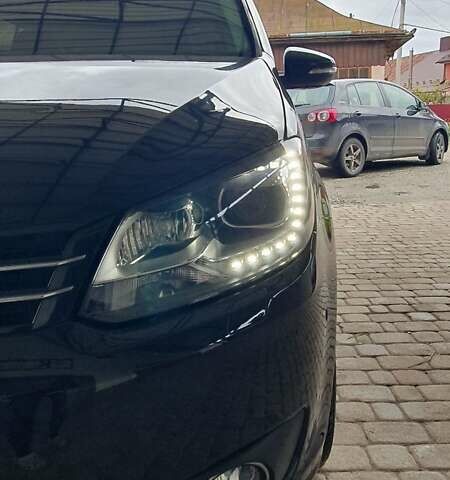 Черный Фольксваген Туран, объемом двигателя 1.98 л и пробегом 255 тыс. км за 12400 $, фото 18 на Automoto.ua