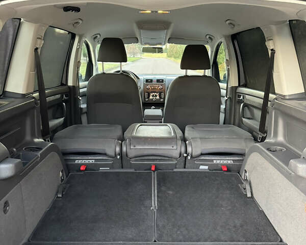 Чорний Фольксваген Туран, об'ємом двигуна 1.6 л та пробігом 185 тис. км за 11650 $, фото 73 на Automoto.ua