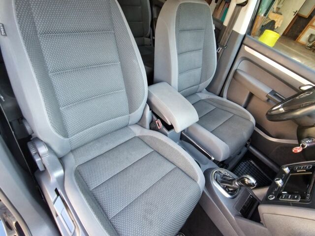 Чорний Фольксваген Туран, об'ємом двигуна 1.6 л та пробігом 273 тис. км за 9999 $, фото 14 на Automoto.ua