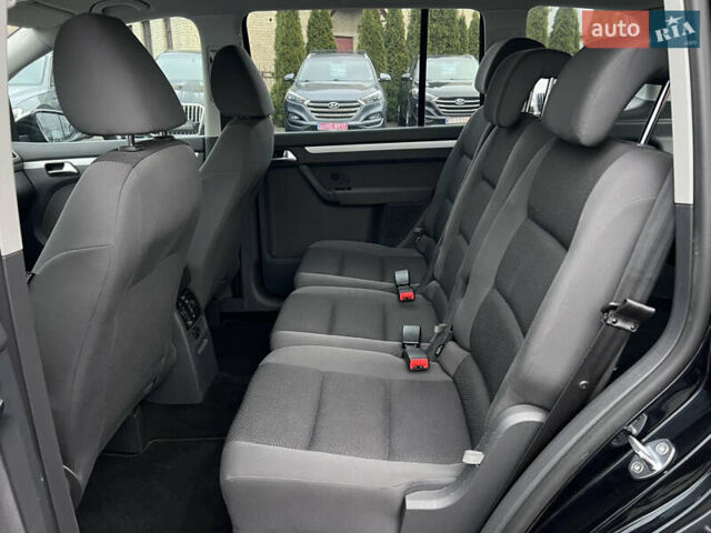 Черный Фольксваген Туран, объемом двигателя 1.4 л и пробегом 235 тыс. км за 8990 $, фото 36 на Automoto.ua