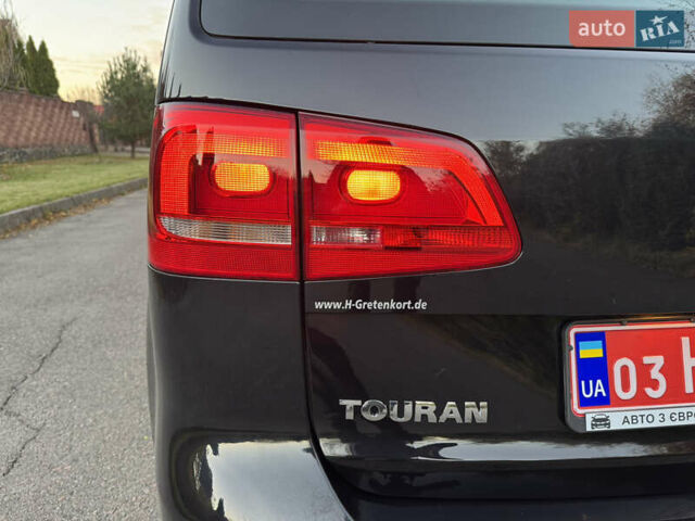 Чорний Фольксваген Туран, об'ємом двигуна 1.6 л та пробігом 185 тис. км за 11650 $, фото 27 на Automoto.ua