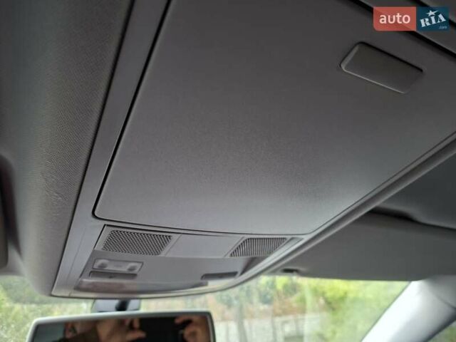 Черный Фольксваген Туран, объемом двигателя 1.6 л и пробегом 275 тыс. км за 9600 $, фото 65 на Automoto.ua