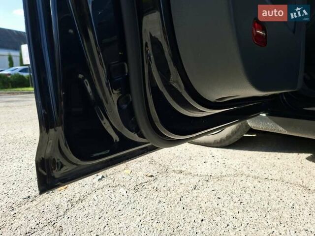 Черный Фольксваген Туран, объемом двигателя 1.6 л и пробегом 275 тыс. км за 9600 $, фото 20 на Automoto.ua