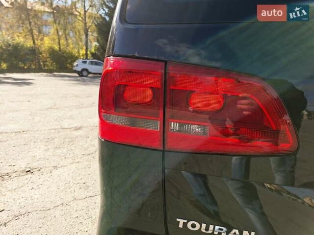 Черный Фольксваген Туран, объемом двигателя 1.6 л и пробегом 275 тыс. км за 9600 $, фото 9 на Automoto.ua