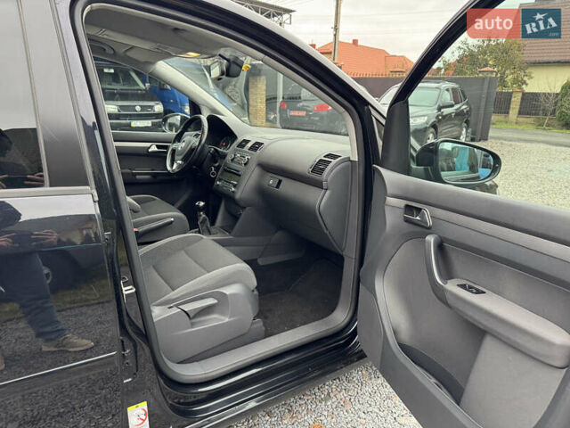 Черный Фольксваген Туран, объемом двигателя 2 л и пробегом 204 тыс. км за 11300 $, фото 16 на Automoto.ua