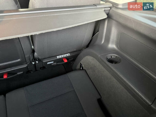 Чорний Фольксваген Туран, об'ємом двигуна 1.6 л та пробігом 185 тис. км за 11650 $, фото 69 на Automoto.ua