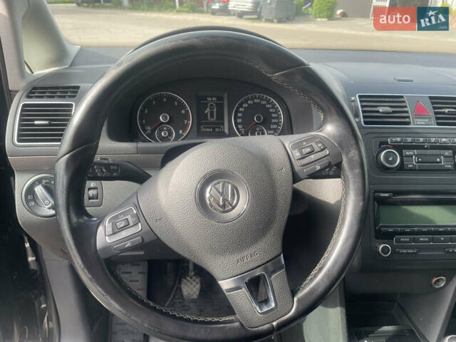 Черный Фольксваген Туран, объемом двигателя 1.39 л и пробегом 236 тыс. км за 8200 $, фото 33 на Automoto.ua