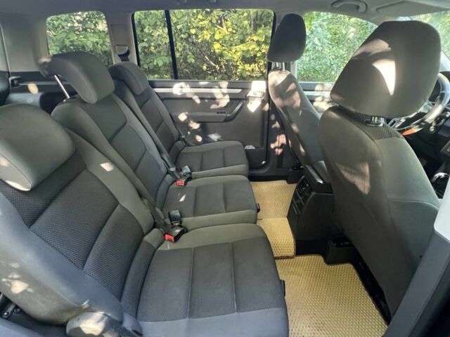 Чорний Фольксваген Туран, об'ємом двигуна 1.6 л та пробігом 375 тис. км за 9200 $, фото 3 на Automoto.ua