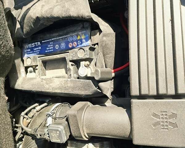 Черный Фольксваген Туран, объемом двигателя 1.6 л и пробегом 275 тыс. км за 9600 $, фото 13 на Automoto.ua