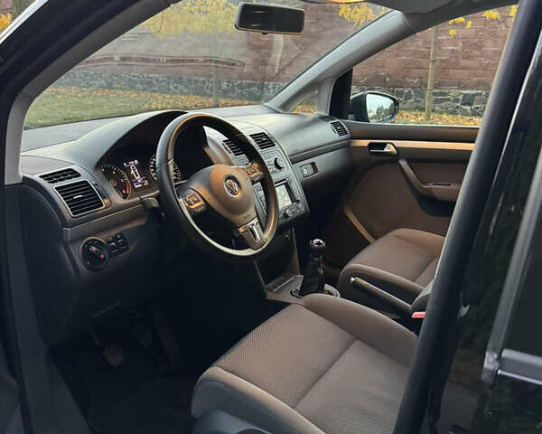 Чорний Фольксваген Туран, об'ємом двигуна 1.6 л та пробігом 185 тис. км за 11650 $, фото 33 на Automoto.ua