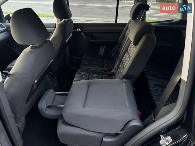 Черный Фольксваген Туран, объемом двигателя 1.4 л и пробегом 174 тыс. км за 9350 $, фото 58 на Automoto.ua