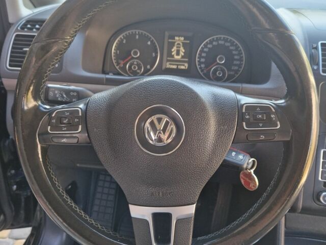 Чорний Фольксваген Туран, об'ємом двигуна 1.6 л та пробігом 273 тис. км за 9999 $, фото 18 на Automoto.ua