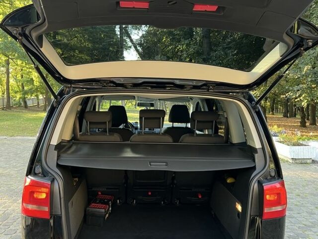 Черный Фольксваген Туран, объемом двигателя 1.6 л и пробегом 207 тыс. км за 9999 $, фото 4 на Automoto.ua