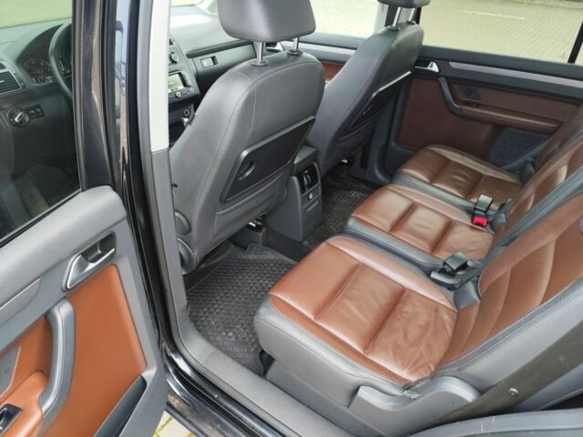 Чорний Фольксваген Туран, об'ємом двигуна 2 л та пробігом 273 тис. км за 8700 $, фото 23 на Automoto.ua