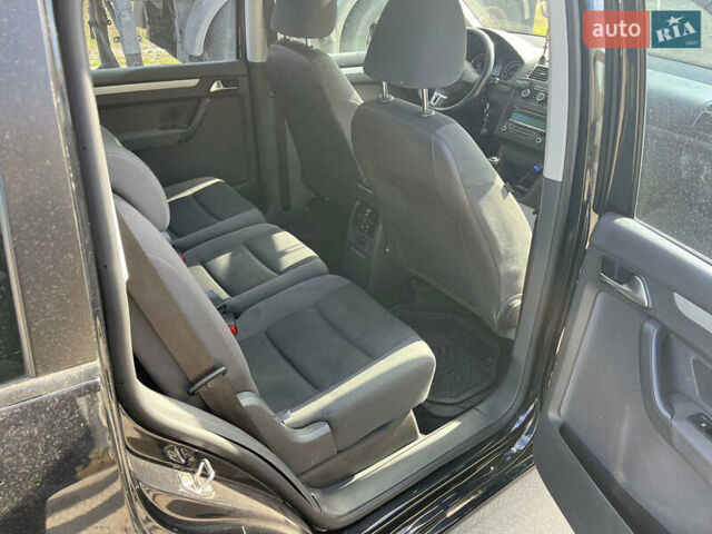 Черный Фольксваген Туран, объемом двигателя 1.6 л и пробегом 280 тыс. км за 9300 $, фото 8 на Automoto.ua