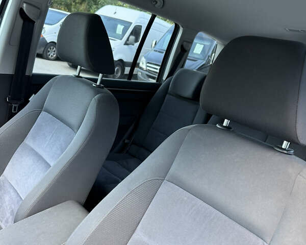 Чорний Фольксваген Туран, об'ємом двигуна 1.6 л та пробігом 265 тис. км за 10700 $, фото 26 на Automoto.ua