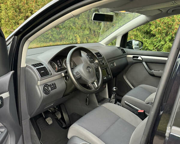 Чорний Фольксваген Туран, об'ємом двигуна 1.6 л та пробігом 185 тис. км за 11650 $, фото 41 на Automoto.ua