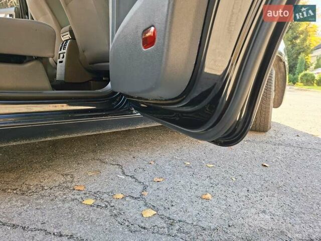 Черный Фольксваген Туран, объемом двигателя 1.6 л и пробегом 275 тыс. км за 9600 $, фото 46 на Automoto.ua