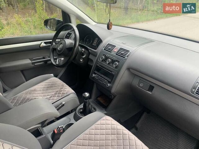 Чорний Фольксваген Туран, об'ємом двигуна 1.6 л та пробігом 254 тис. км за 10300 $, фото 16 на Automoto.ua