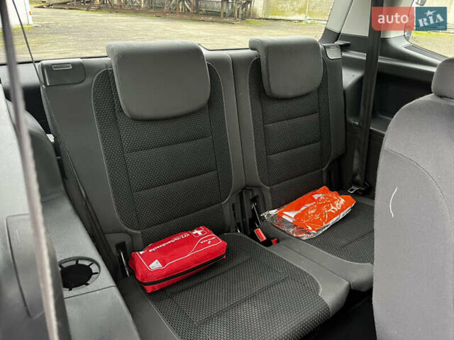 Черный Фольксваген Туран, объемом двигателя 1.6 л и пробегом 296 тыс. км за 9999 $, фото 28 на Automoto.ua