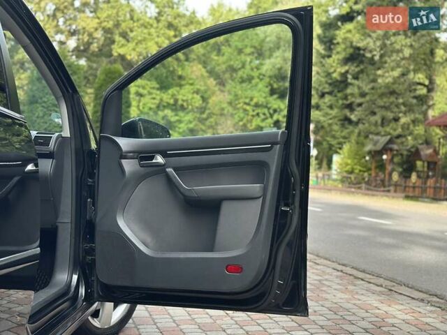 Черный Фольксваген Туран, объемом двигателя 2 л и пробегом 200 тыс. км за 12250 $, фото 63 на Automoto.ua