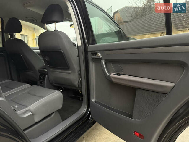 Чорний Фольксваген Туран, об'ємом двигуна 1.6 л та пробігом 218 тис. км за 10650 $, фото 39 на Automoto.ua