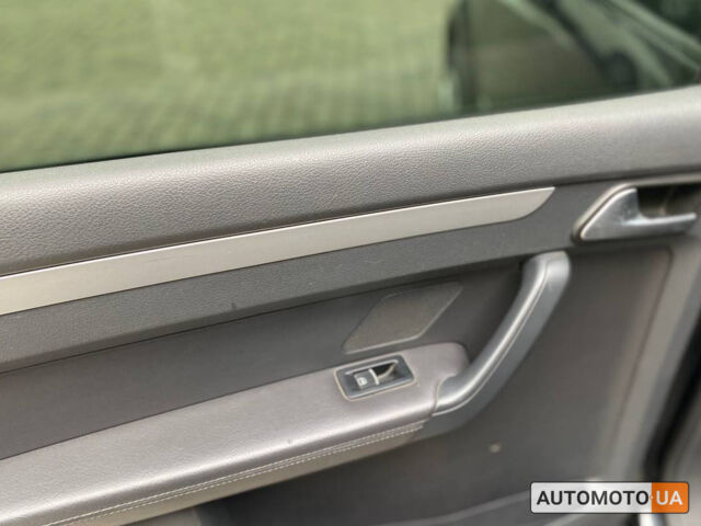 Чорний Фольксваген Туран, об'ємом двигуна 1.4 л та пробігом 258 тис. км за 8700 $, фото 19 на Automoto.ua