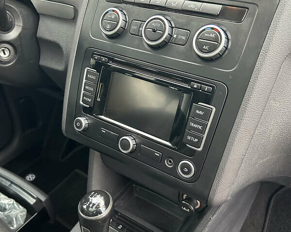 Чорний Фольксваген Туран, об'ємом двигуна 2 л та пробігом 262 тис. км за 12250 $, фото 70 на Automoto.ua