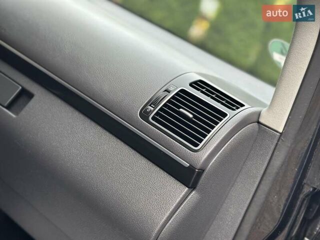 Черный Фольксваген Туран, объемом двигателя 2 л и пробегом 200 тыс. км за 11850 $, фото 29 на Automoto.ua