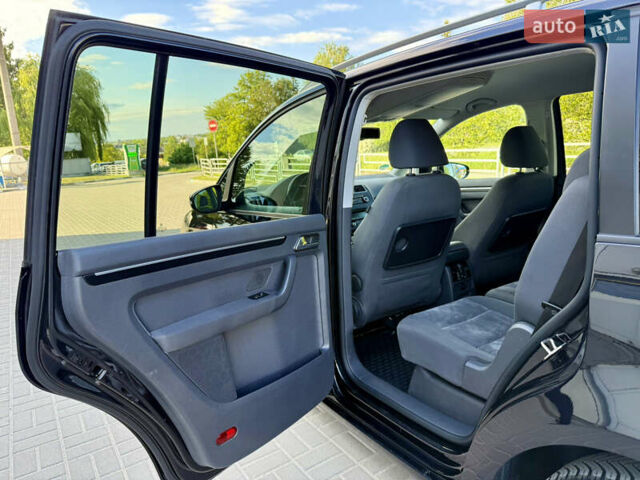 Черный Фольксваген Туран, объемом двигателя 0 л и пробегом 236 тыс. км за 10350 $, фото 38 на Automoto.ua