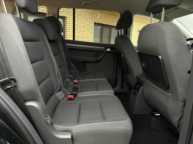 Черный Фольксваген Туран, объемом двигателя 1.6 л и пробегом 218 тыс. км за 9950 $, фото 20 на Automoto.ua