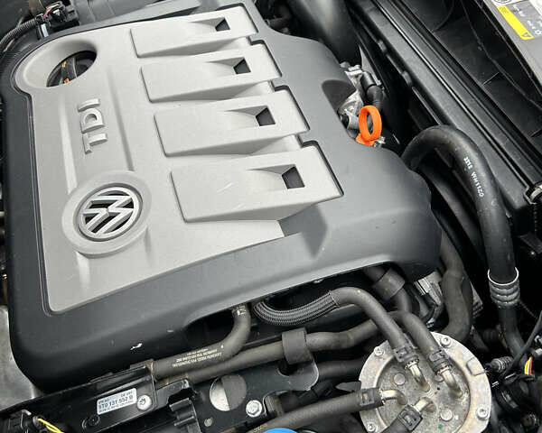 Чорний Фольксваген Туран, об'ємом двигуна 2 л та пробігом 262 тис. км за 12250 $, фото 98 на Automoto.ua